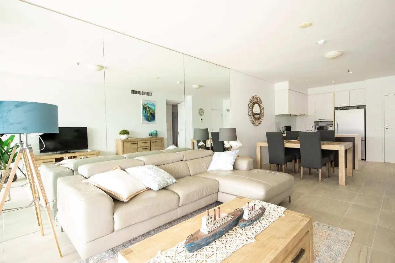 Cairns Waterfront Luxury At Harbourlights Apartment