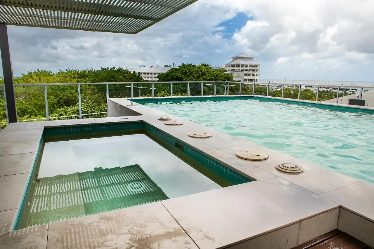 Cairns Waterfront Luxury At Harbourlights Apartment