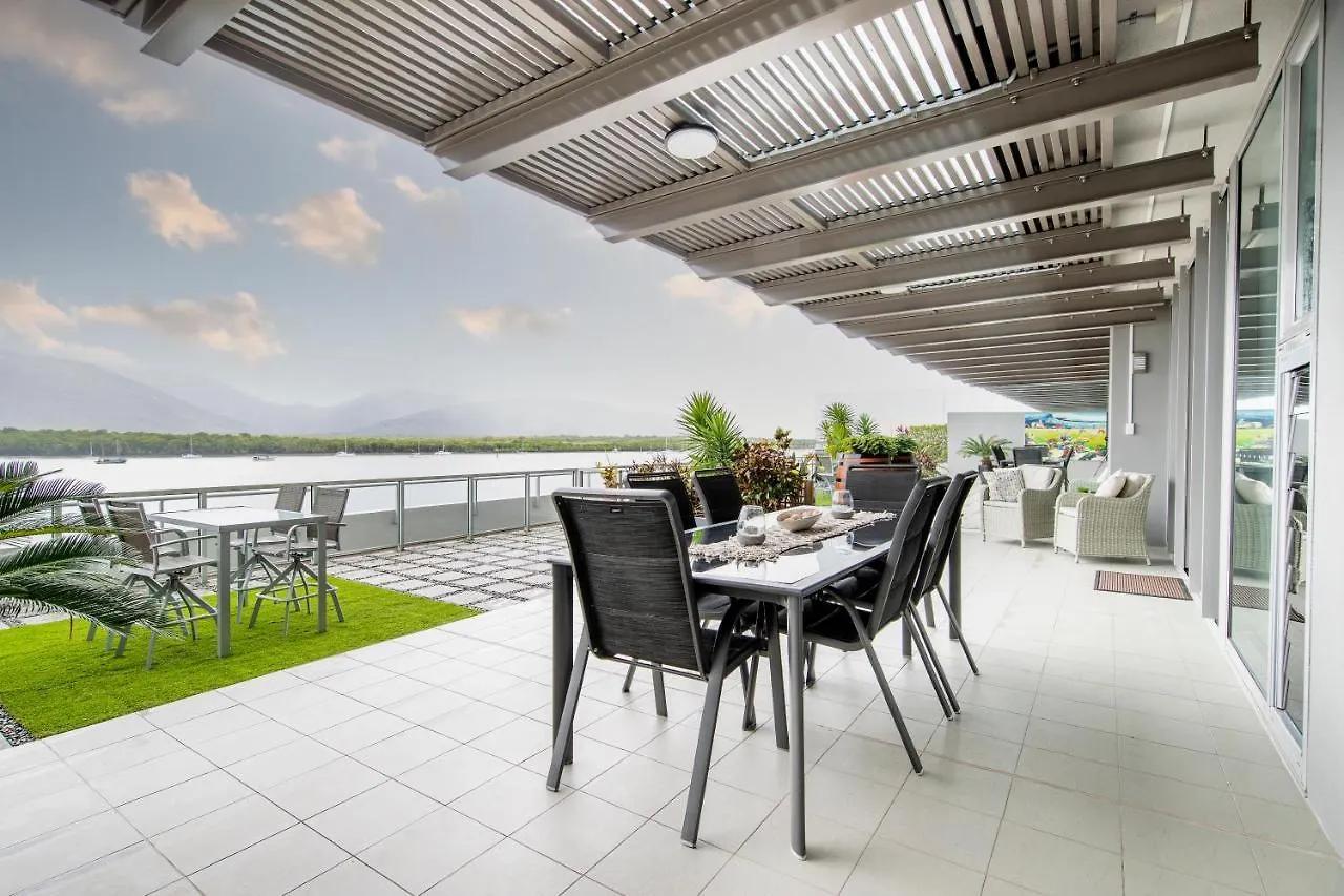 Cairns Waterfront Luxury At Harbourlights Apartment