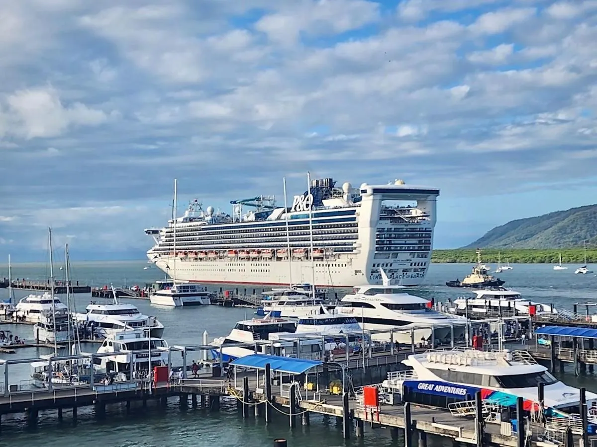 Cairns Waterfront Luxury At Harbourlights Apartment 0*,  Australia